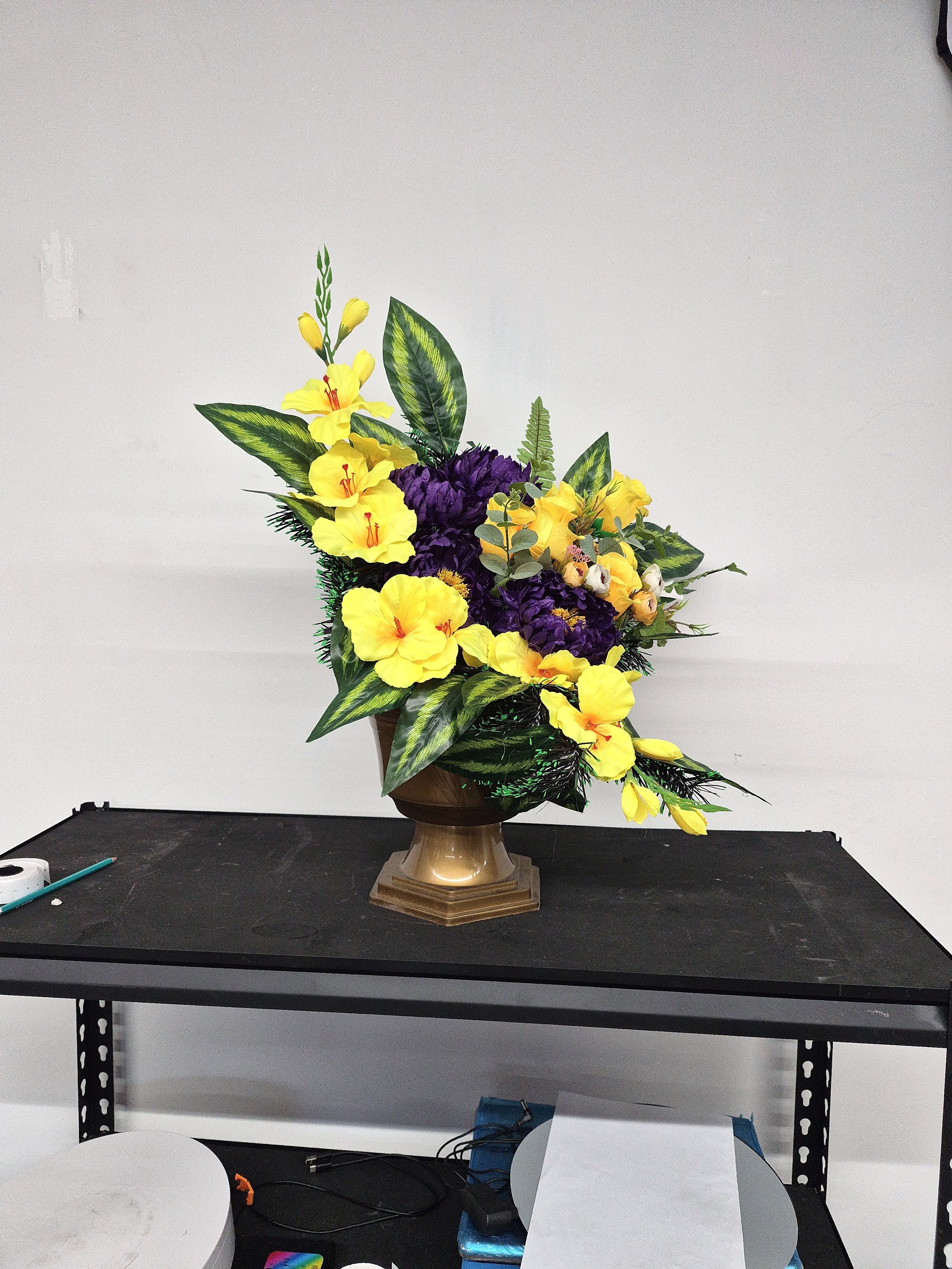 Корзинка с цветами Венок Н1 арт:2375