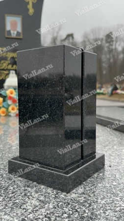 Ваза ПРЯМАЯ (23*15, гранит Габбро, Карелия) арт:1636