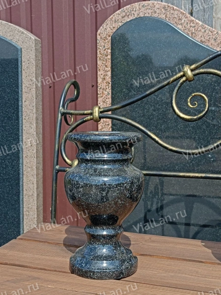 Ваза Классика (25*15, гранит Габбро, Карелия) арт:1534