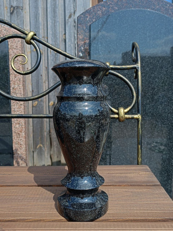 Ваза Классика (25*10, гранит Габбро, Карелия) арт:1532