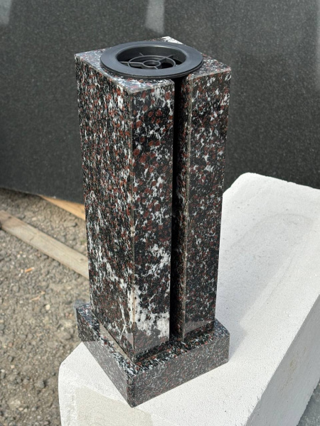 Ваза ПРЯМАЯ (40*15, гранит Амфиболит) арт:2579